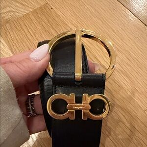 Salvatore Ferragamo black leather belt - authentic
